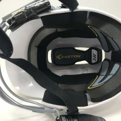 New Easton Junior Z5 2Tone Batters Helmet With SB Mask Size 6 3/8 - 7 1/8 Wh/Blk -Softball Shop 2022 04 25 2015.47.13 scaled