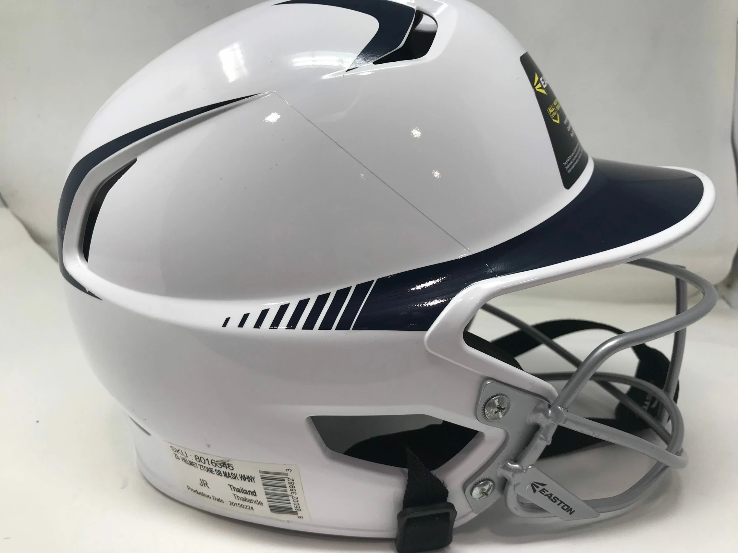 New Easton Junior Z5 2Tone Batters Helmet With SB Mask Size 6 3/8 - 7 1/8 Wh/Nvy 5 New Easton Junior Z5 2Tone Batters Helmet With SB Mask Size 6 3/8 - 7 1/8 Wh/Nvy - Image 3
